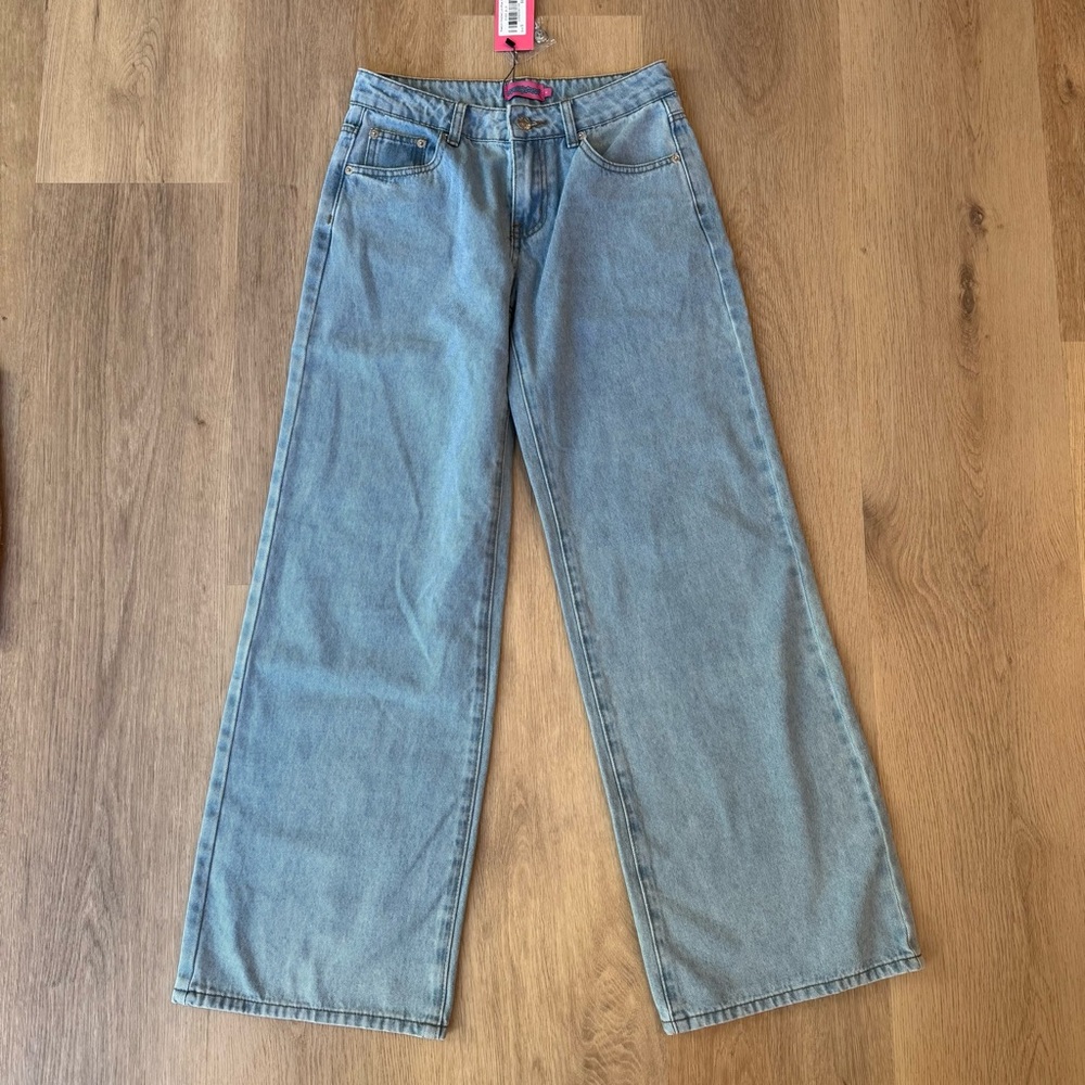 Edikted Raelynn washed low rise Jeans Size Small